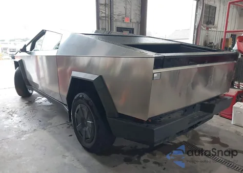 2025 Tesla Cybertruck All-Wheel Drive z USA, uszkodzony, nr VIN 7G2CEHED1SA081551